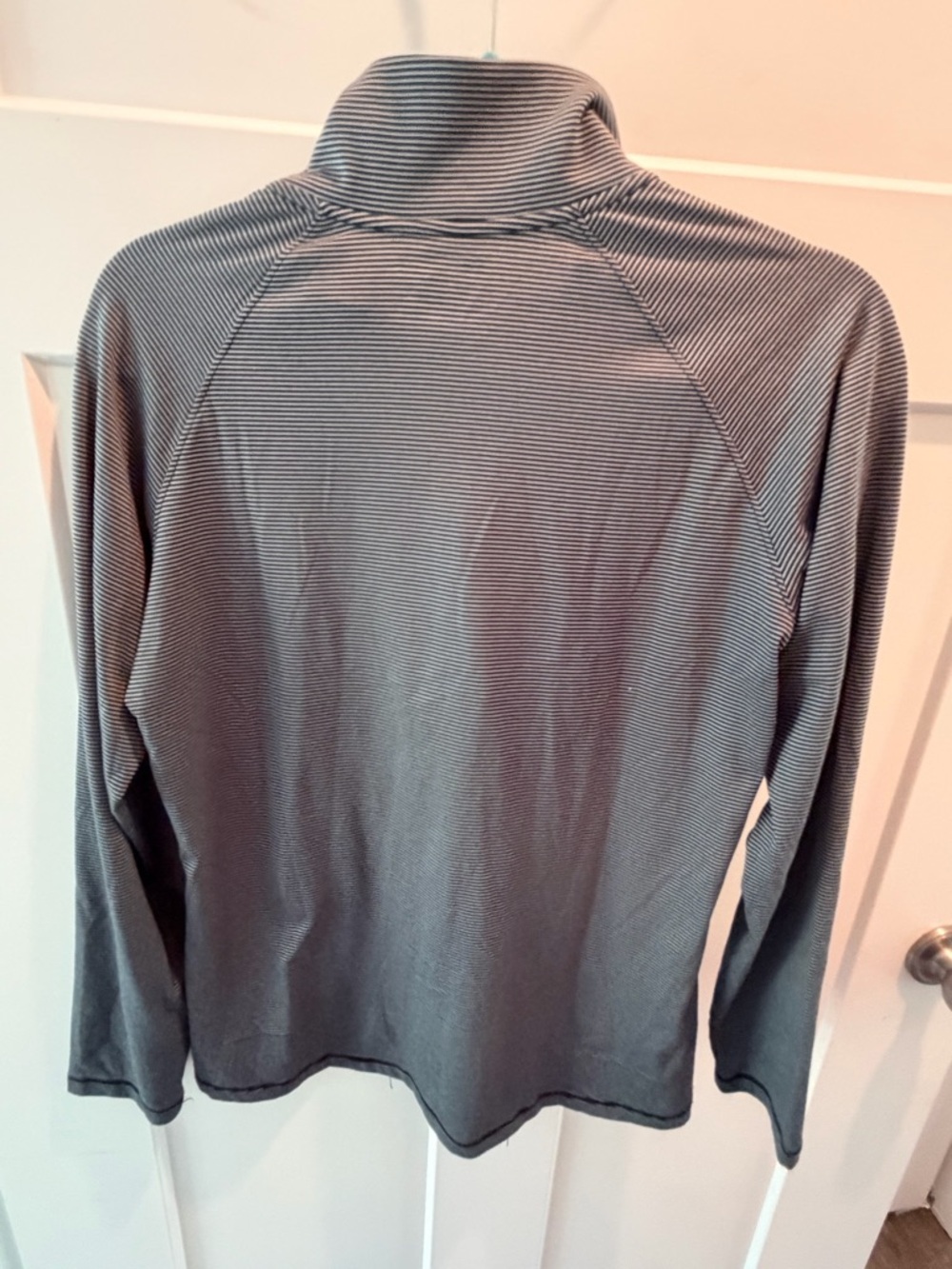 Under Armour HeatGear 1/4 Zip Pullover Small Gray Stripe Athletic Top Women - Picture 5 of 10